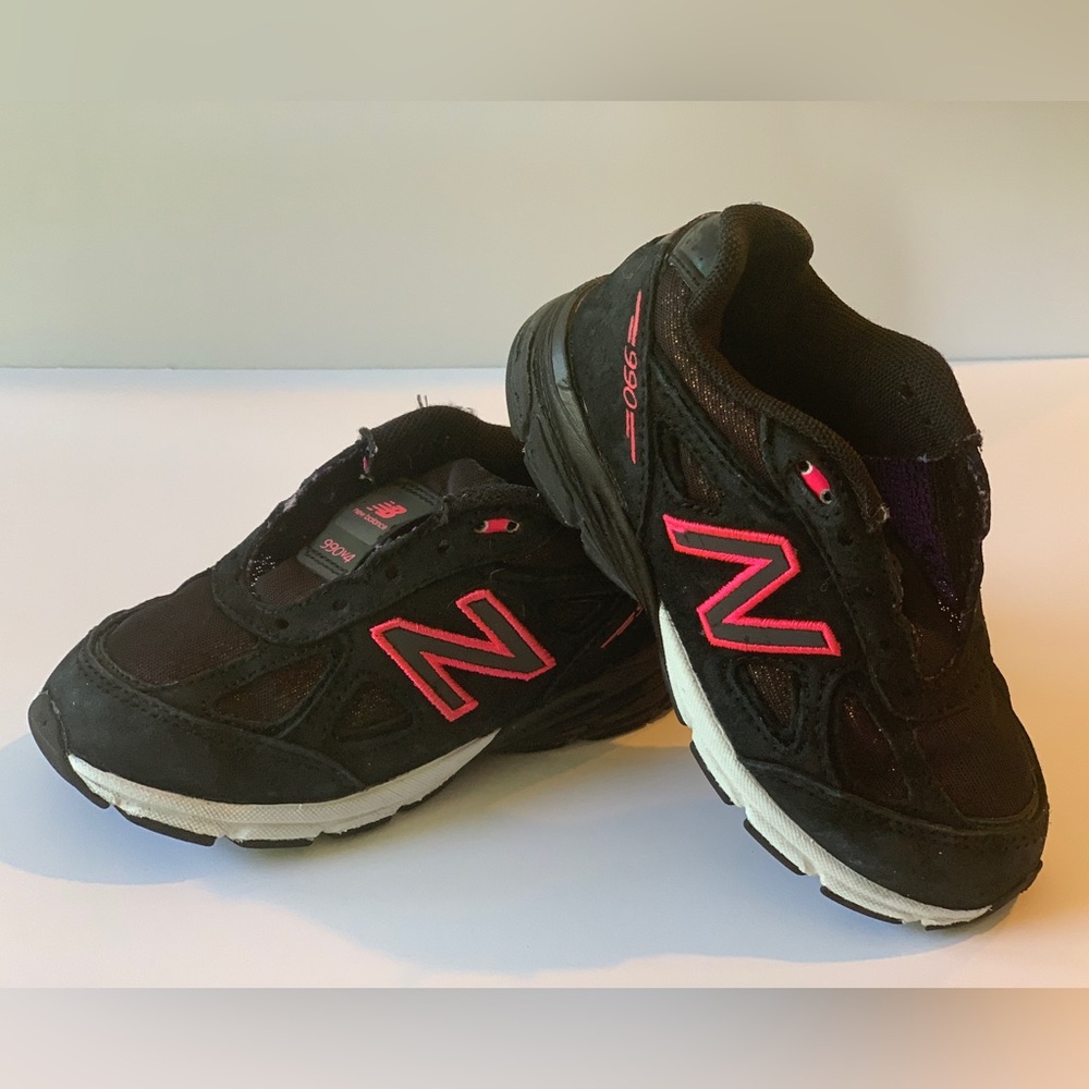 New Balance- 9- Black/ Pink